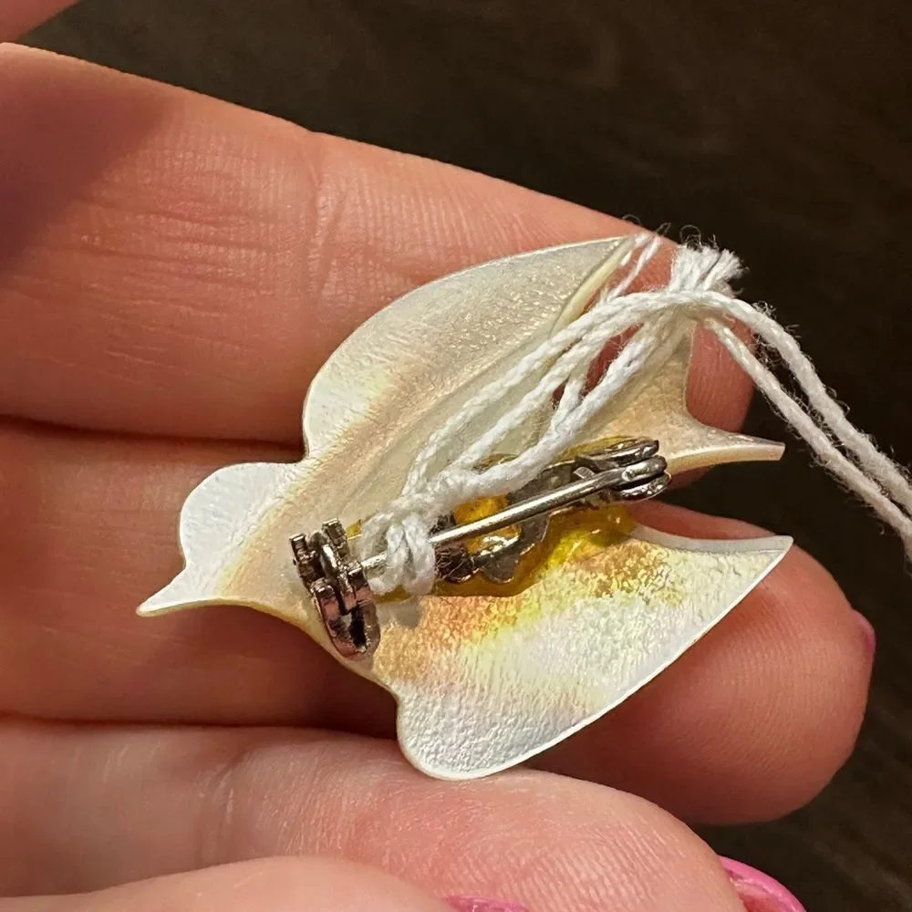 Vintage mother‎ of pearl dove brooch!